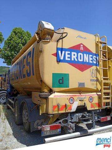 AUTOCARRO CON CISTERNA MANGIME